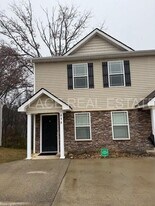 818 Bob Kirby Rd in Knoxville, TN - Building Photo