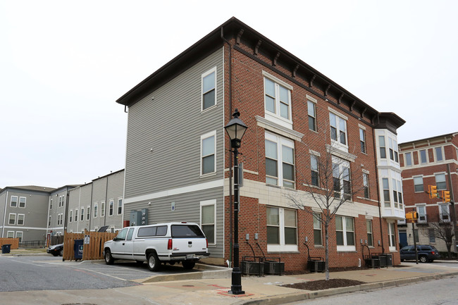 915 E Lombard St in Baltimore, MD - Foto de edificio - Building Photo