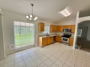 5625 Grindstone Loop in Zephyrhills, FL - Building Photo - Building Photo