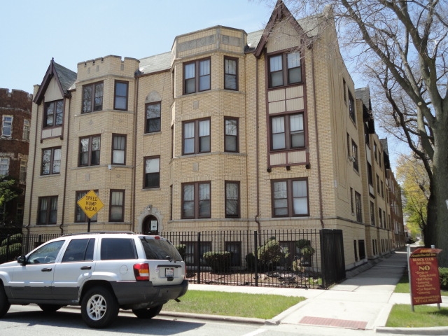 8600 S Euclid Ave in Chicago, IL - Foto de edificio