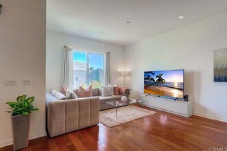 21 Gramercy in Irvine, CA - Building Photo - Building Photo