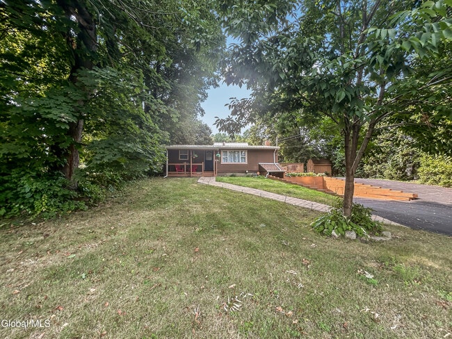 209 Ottawa St in Lake George, NY - Building Photo - Building Photo