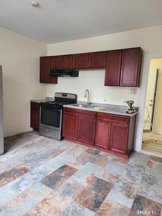 469 Wethersfield Ave in Hartford, CT - Building Photo