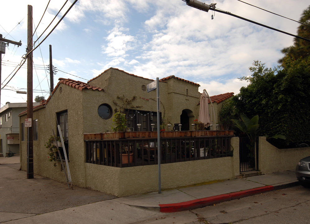 120 Driftwood St in Marina Del Rey, CA - Building Photo