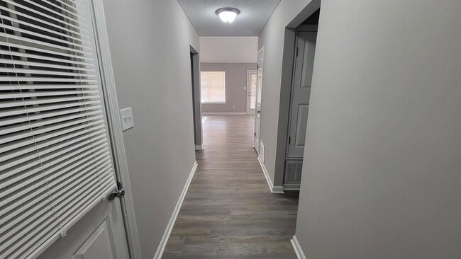 2577 Reese Lake Cir in Memphis, TN - Building Photo - Building Photo