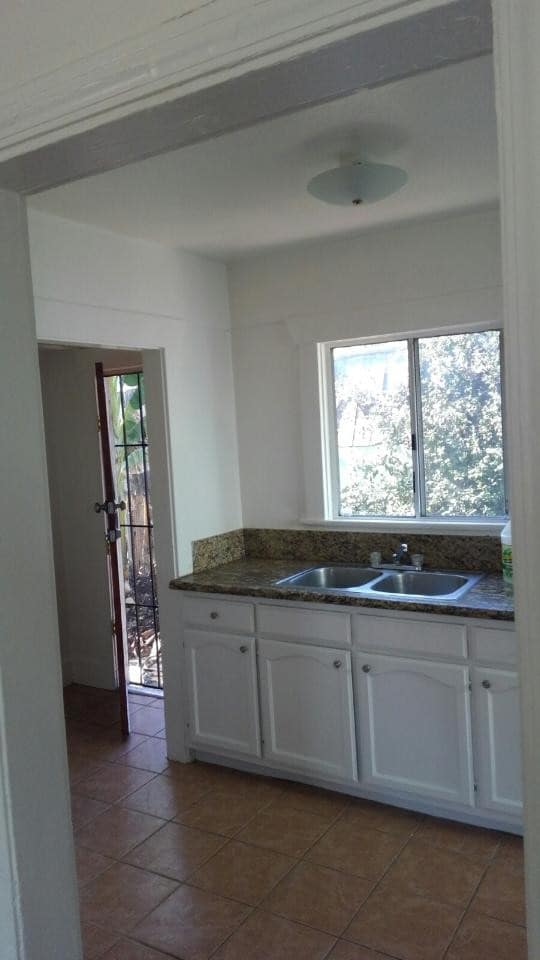 property at 1271 N Berendo St