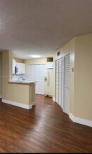 6272 NW 186th St in Hialeah, FL - Building Photo - Building Photo