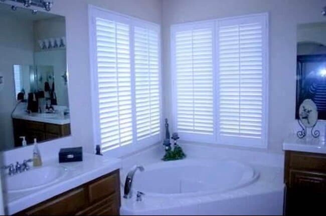 27955 Alta Vista Ave in Santa Clarita, CA - Building Photo - Building Photo