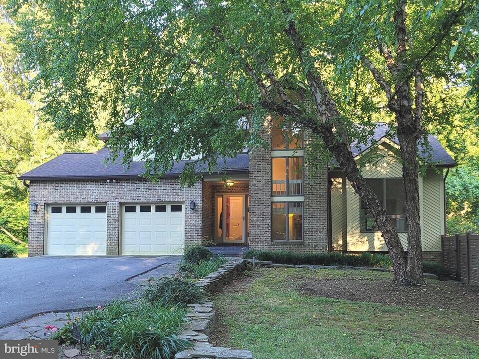 1 Fitzgerald Dr in Annapolis, MD - Building Photo