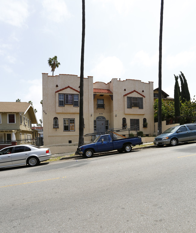 908 S Normandie Ave in Los Angeles, CA - Foto de edificio - Building Photo