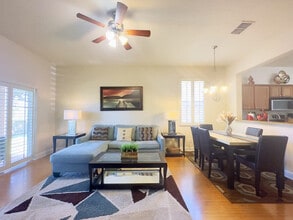 3306 Calabria Ave in Davenport, FL - Building Photo - Building Photo