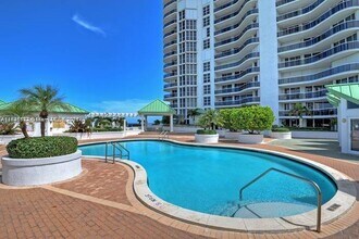 16711 Collins Ave in North Miami Beach, FL - Building Photo - Building Photo