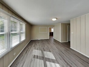 915 W 59th St in La Grange, IL - Building Photo - Building Photo
