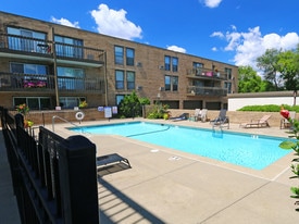 Lexington Hills Apartments in St. Paul, MN - Building Photo