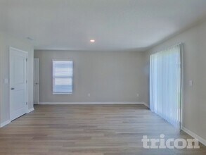 10733 Hidden Banks Gln in Parrish, FL - Foto de edificio - Building Photo