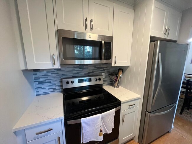 16 Donna Dr in Norwalk, CT - Building Photo - Building Photo