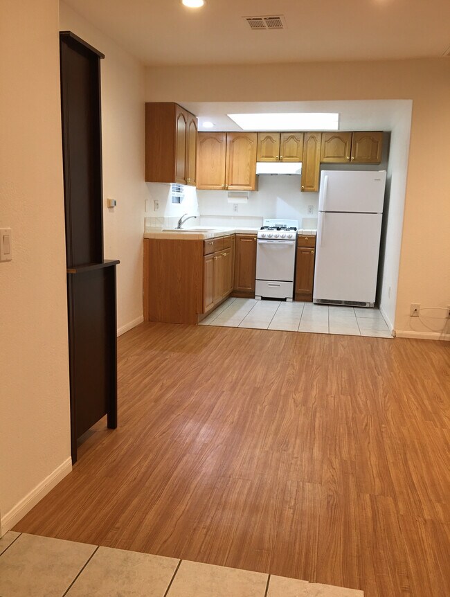 16127 Rayen St Rentals in North Hills, CA