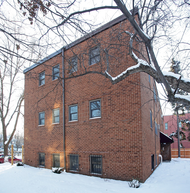 The Laurel Flats in St. Paul, MN - Building Photo - Building Photo