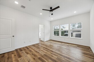 2333 Hoskins Dr in Houston, TX - Building Photo - Building Photo