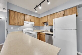 5995 W Hampden Ave in Denver, CO - Building Photo - Building Photo