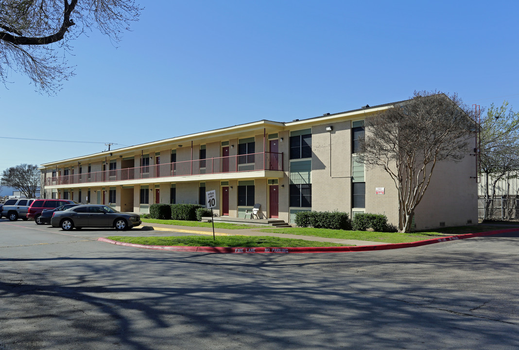 Spanish Villas in Grand Prairie, TX - Building Photo