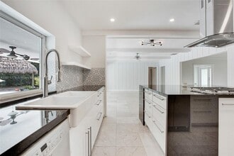 7775 SW 145th St in Palmetto Bay, FL - Building Photo - Building Photo
