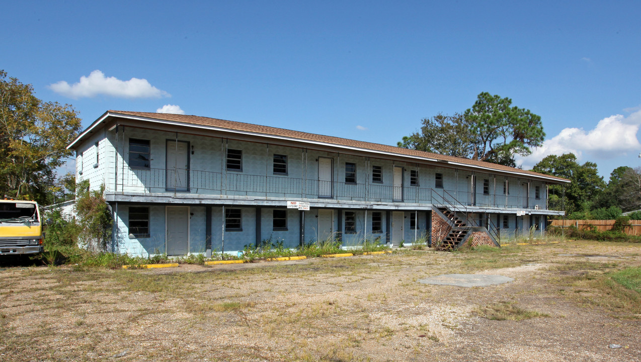 5101 Meridian St in Moss Point, MS - Building Photo