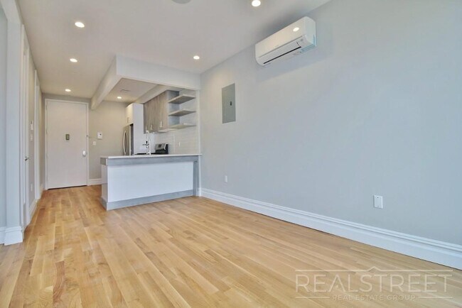 159 Hart St in Brooklyn, NY - Building Photo - Building Photo