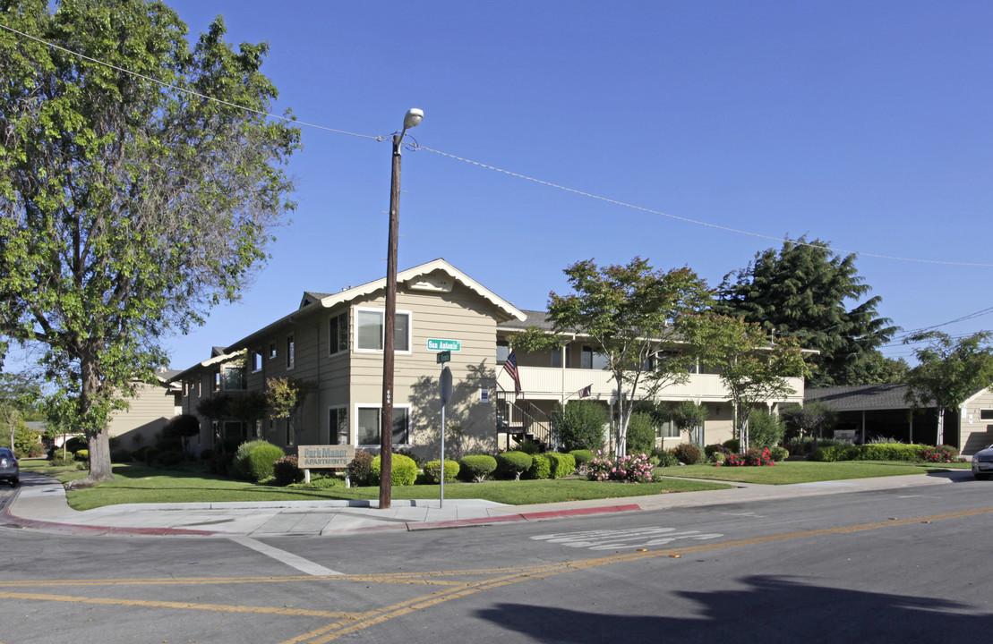 Park Manor Apartments in Salinas, CA - Foto de edificio