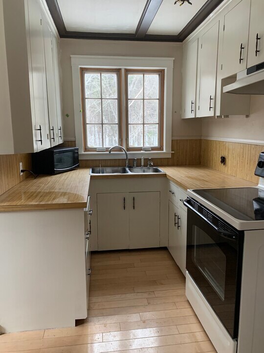 274 Gamage Ave in Auburn, ME - Building Photo
