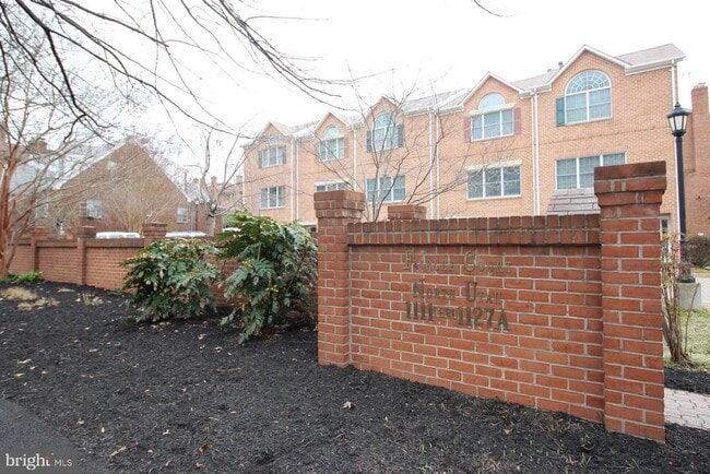 1127 N Utah St in Arlington, VA - Building Photo - Building Photo