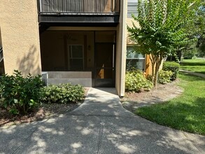 4800 S Semoran Blvd, Unit 101 in Orlando, FL - Foto de edificio - Building Photo