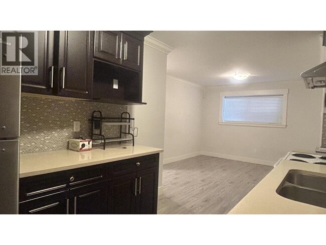 1040 Walls Ave in Coquitlam, BC - Building Photo - Building Photo