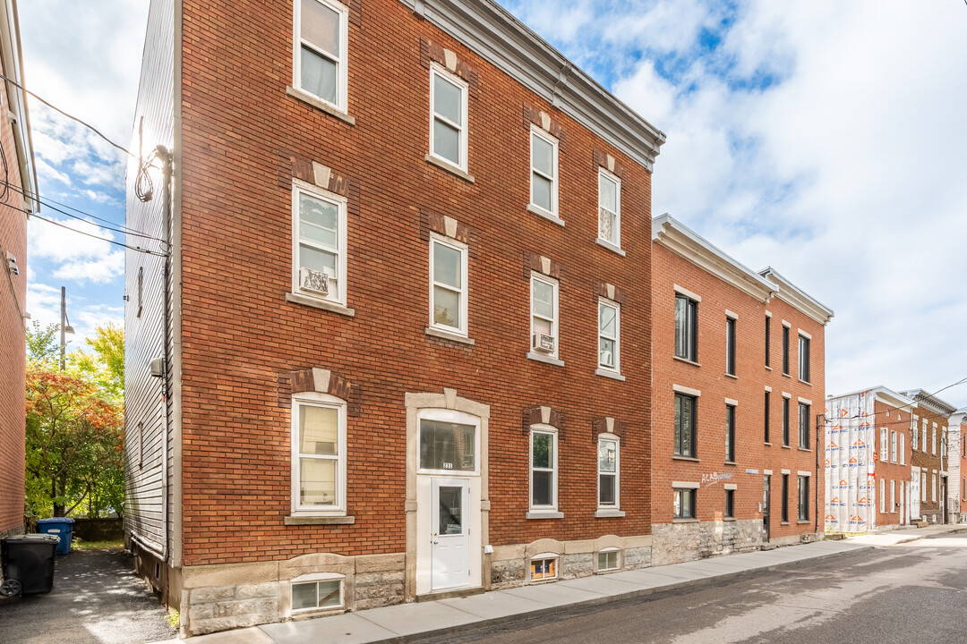 243 Bagot Rue in Québec, QC - Building Photo