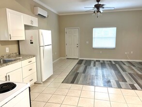 439 New York Ave in Dunedin, FL - Building Photo - Interior Photo