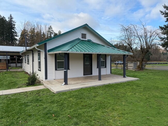 82018 Lost Creek Rd in Dexter, OR - Building Photo - Building Photo