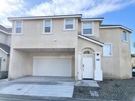1396 Rincon Dr in Merced, CA - Building Photo