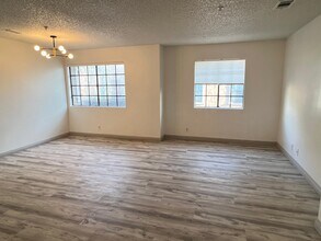236 S Curtis Ave, Unit D in Alhambra, CA - Building Photo - Building Photo