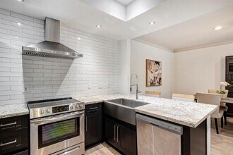 338 Litchfield Ln in Houston, TX - Building Photo - Building Photo