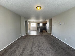 6732 Oro Valley Rd NW in Albuquerque, NM - Building Photo - Building Photo