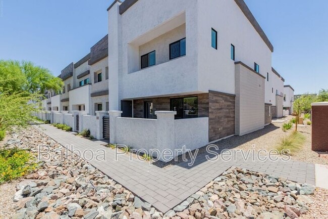property at 1318 S 105th Pl