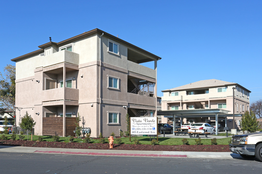 Vista Verda Apartments - Phase II in Manteca, CA - Building Photo