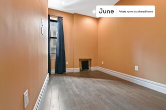 Private bedroom in 3 bed/2 bath Home in New York, NY - Building Photo - Building Photo