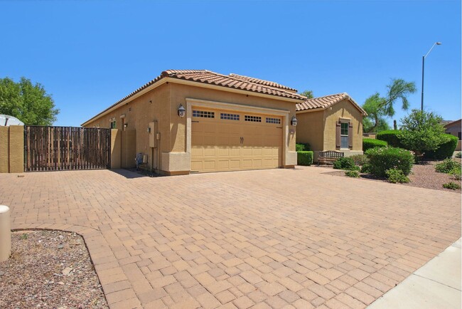 7410 W Buckskin Trail in Peoria, AZ - Building Photo - Building Photo