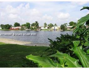 2331 NW 96th Terrace in Pembroke Pines, FL - Building Photo