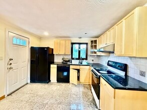 19 Keans Rd in Burlington, MA - Building Photo - Building Photo