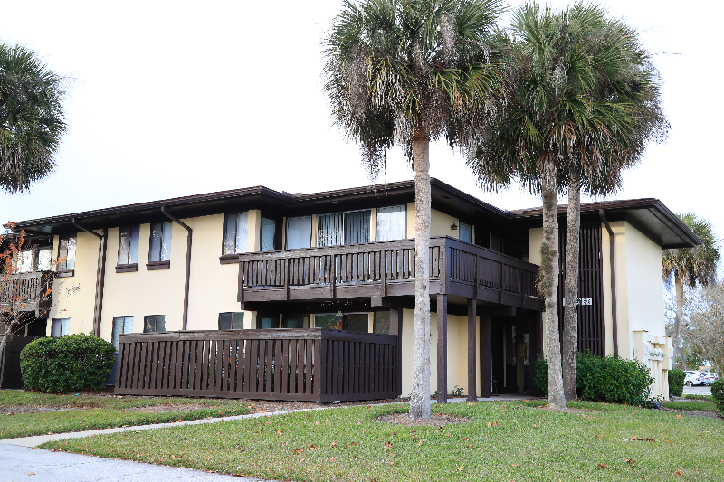 54 Club House Dr in Palm Coast, FL - Building Photo