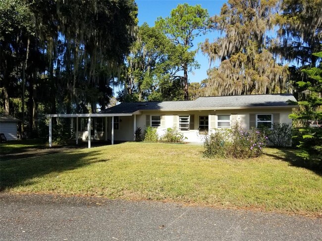 2040 S Mooring Dr in Inverness, FL - Building Photo - Building Photo