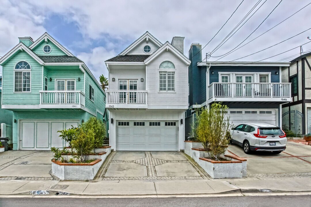 1543 Stanford Ave in Redondo Beach, CA - Building Photo
