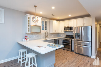 618 W Oakdale Ave, Unit 1 in Chicago, IL - Building Photo - Building Photo